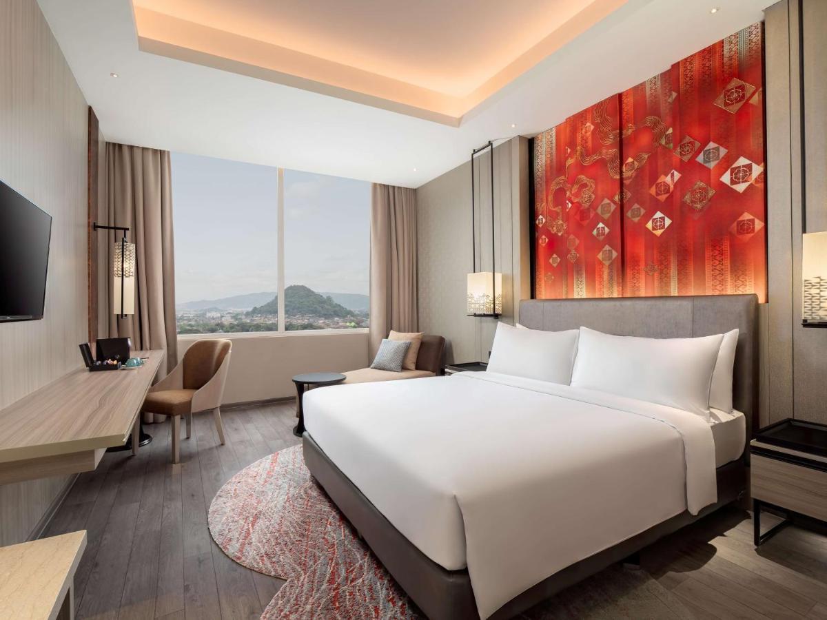 Radisson Lampung Kedaton Bandar Lampung Exterior photo